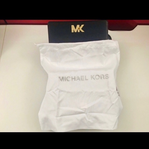 MICHAEL KORS GOLD CHAIN - Picture 7 of 7